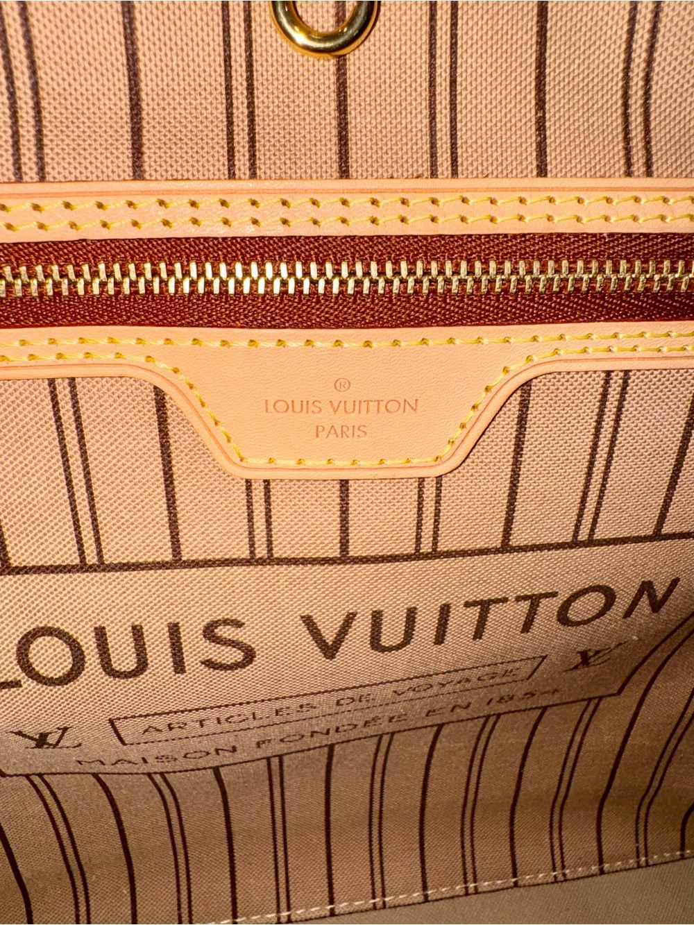 Louis Vuitton Classic Monogram Neverfull MM - Picture 12 of 16